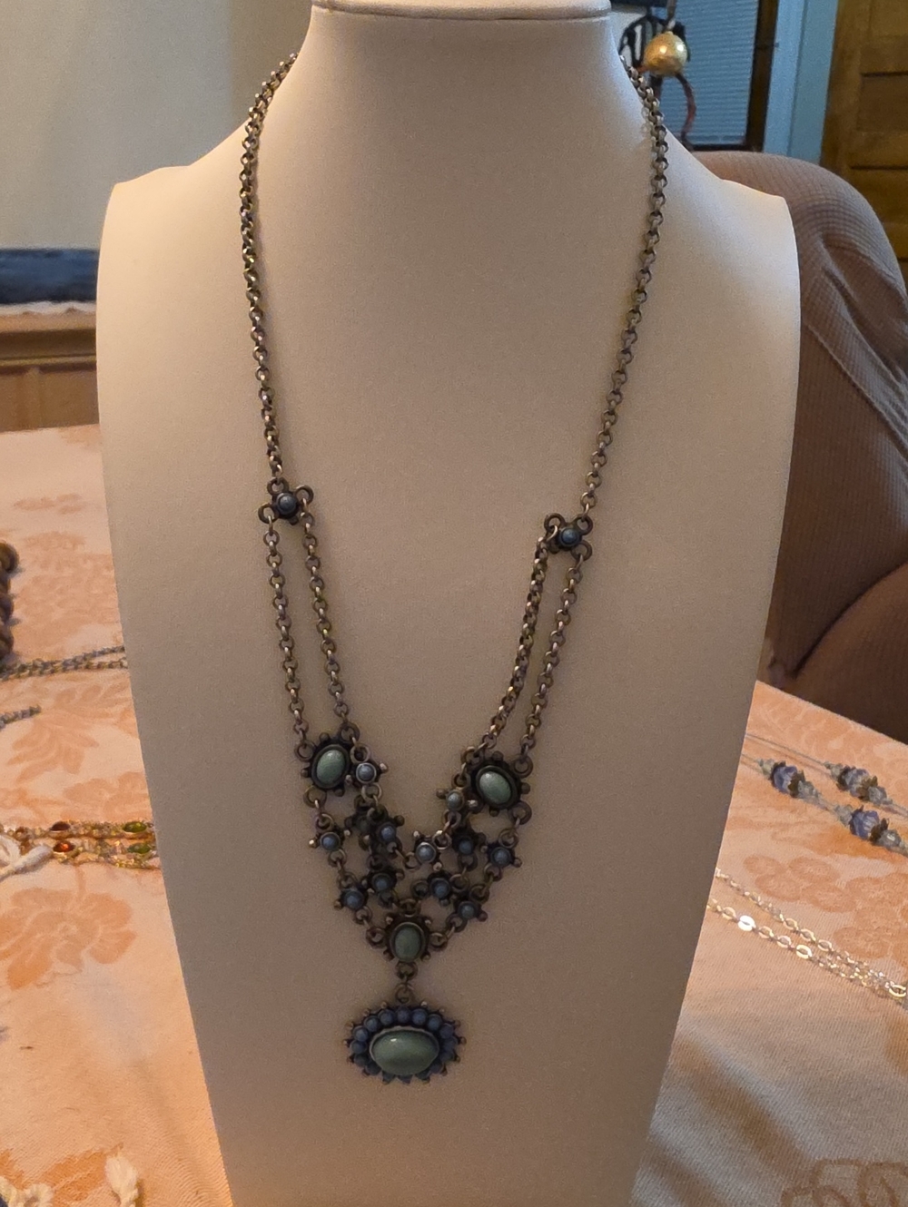 Vintage-Inspired Green Statement Necklace